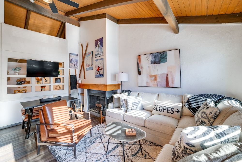 Chic Greek Peak Ski Resort Townhome w Balconies - photo 29
