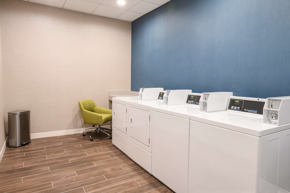 Hampton Inn & Suites Cincinnati Liberty Township - photo 47