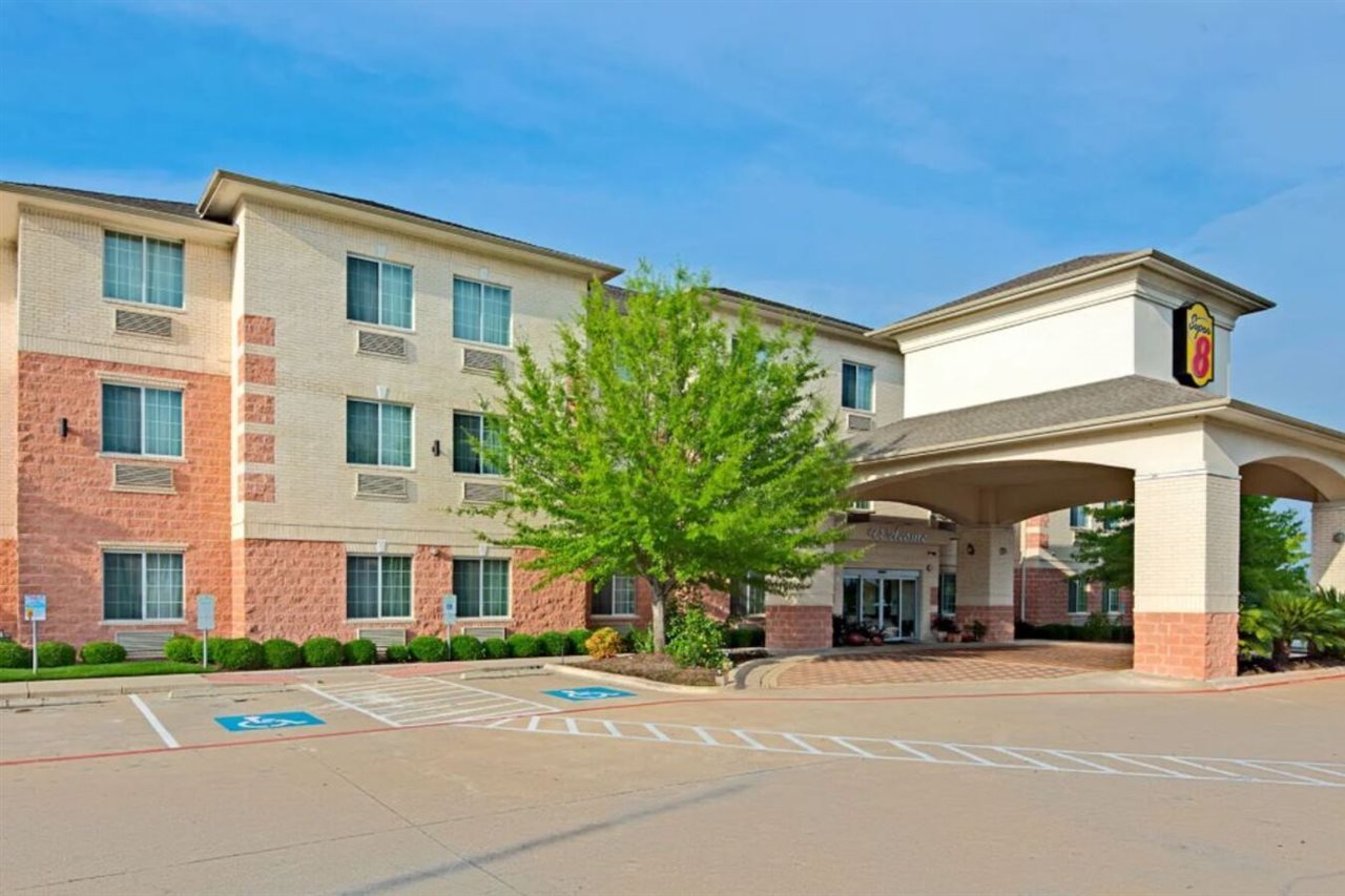 Super 8 By Wyndham Austin Airport North