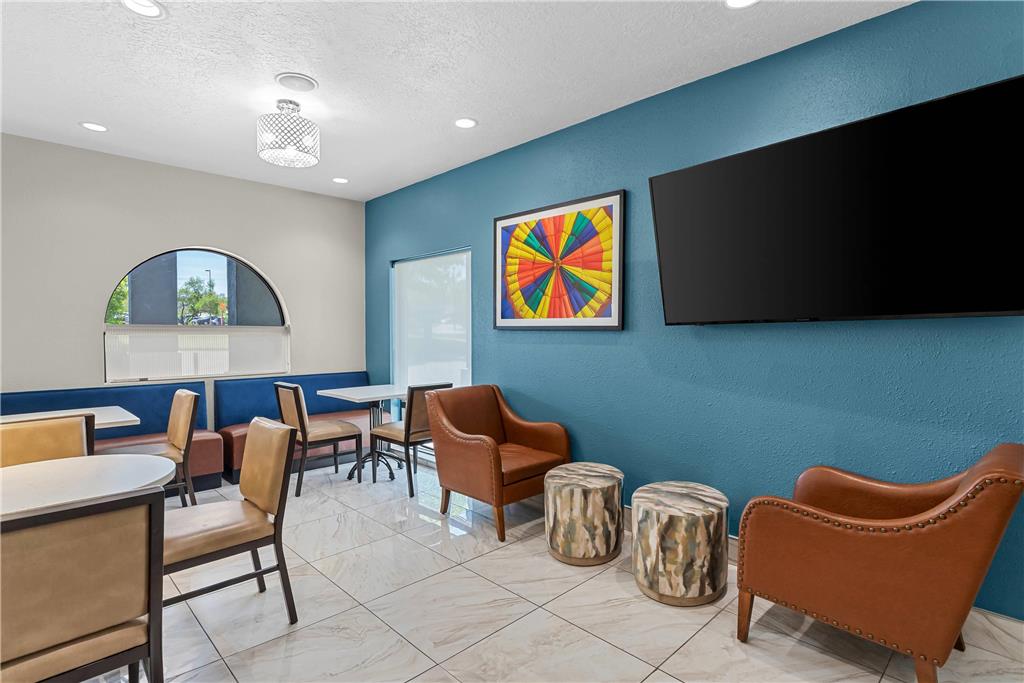 Quality Inn & Suites Albuquerque - photo 9