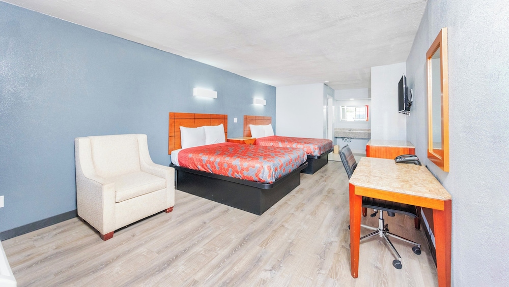 Executive Inn of Hondo - photo 11