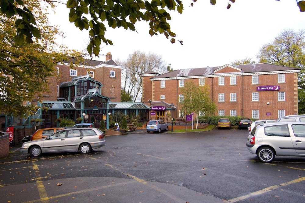 Premier Inn Stockport Central - carbon neutral hotel in Stockport
