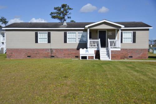 3BR Cottage Waterfront Wade Creek Fishing Boating — 4-Star Luxury Hotel in Smyrna, United States