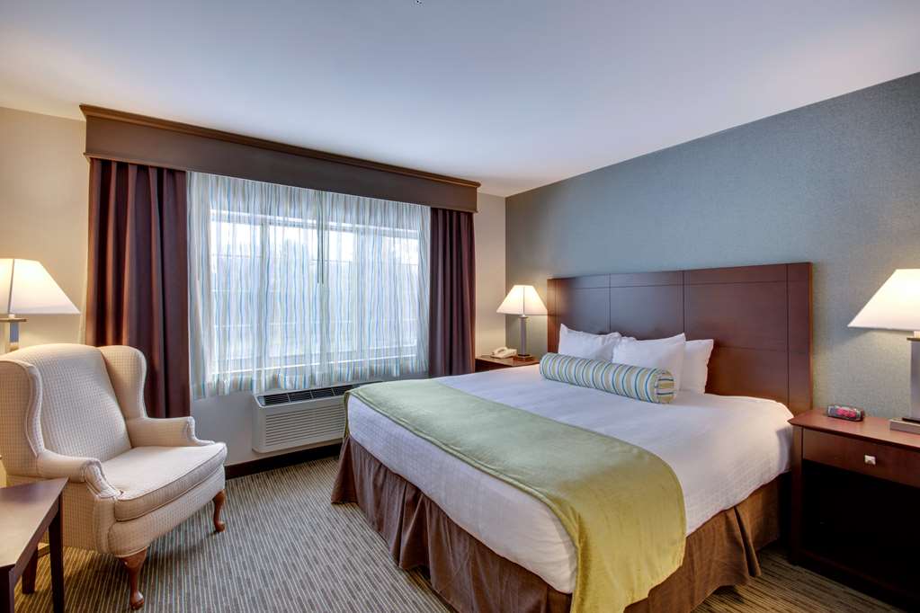 Best Western Plus The Inn at Hampton - photo 8