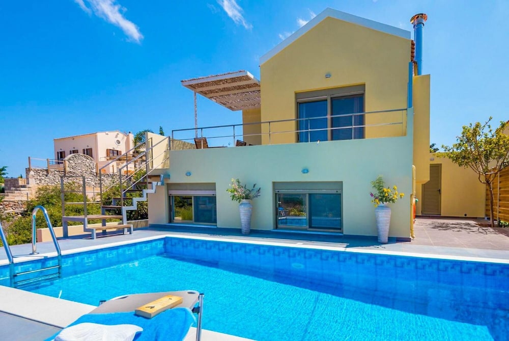 Villa Litsa — 4-Star Luxury Hotel in Georgioupolis, Greece