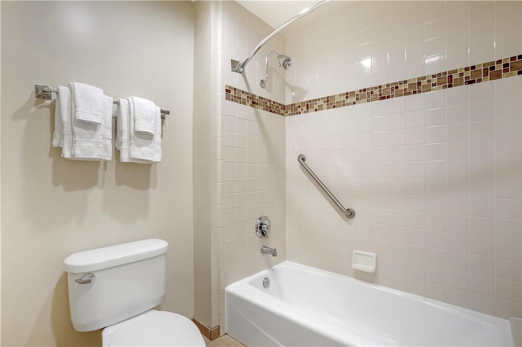 Best Western Plus Dixon Davis - photo 43