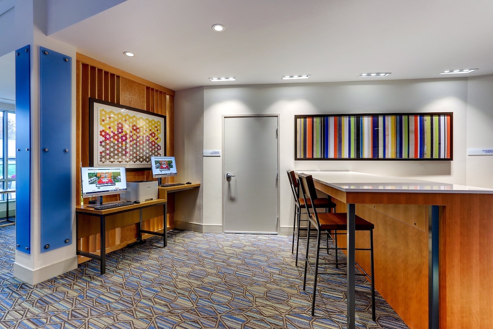 Holiday Inn Express & Suites Middletown Goshen by IHG - photo 52