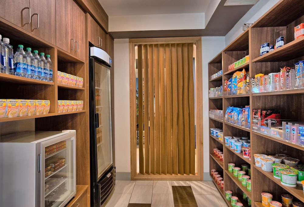 Holiday Inn Express Suites Davis University Area - photo 46