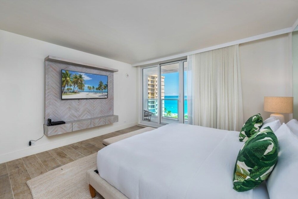 Eco hotel Condo #239377 2 Bedrooms 2.5 Bathrooms Hotel Room - photo 3