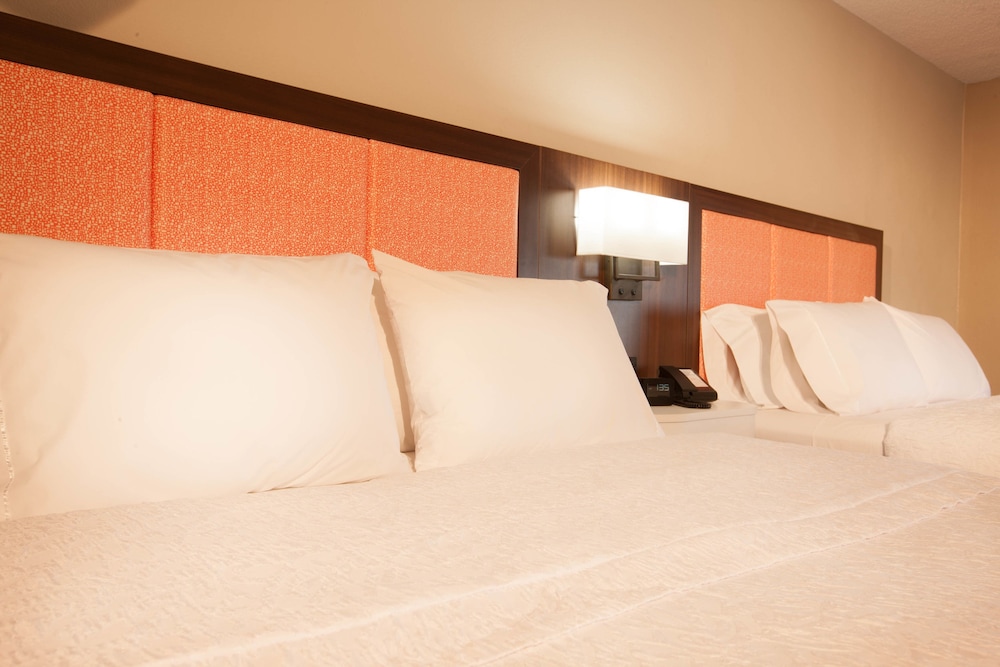 Hampton Inn Pennsville - photo 7