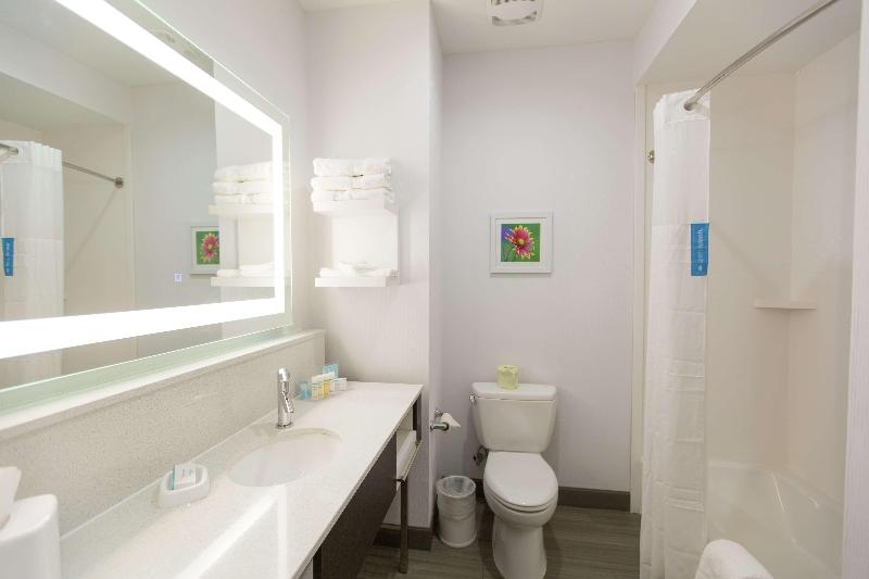Hampton Inn & Suites Stroud - photo 39