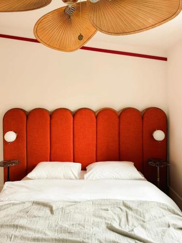 Chic Studio near Fabrika By Wehost