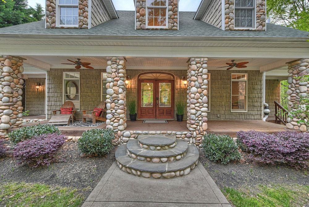 Hidden Harbor in Mooresville, United States