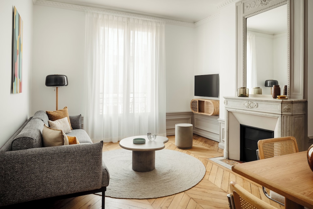 Beauquartier Champs Elysées — 4-Star Luxury Hotel in Paris, France