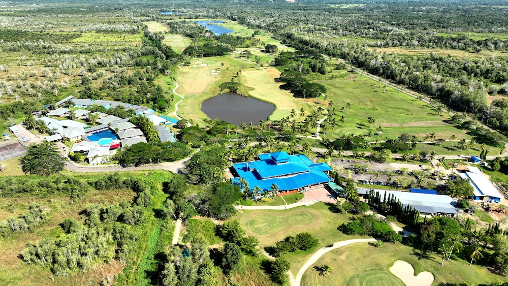 Artitaya Borneo Golf Resort — hotel in Beaufort