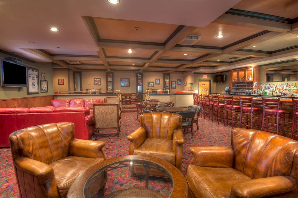 MCM Elegante Hotel and Suites - photo 9
