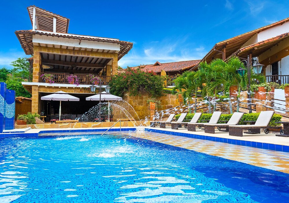Hotel Hicasua y Centro de Convenciones — 4-Star Luxury Hotel in Barichara, Colombia