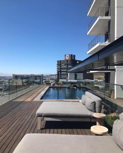 16 on Bree luxury studio apartment with city mountain sea views