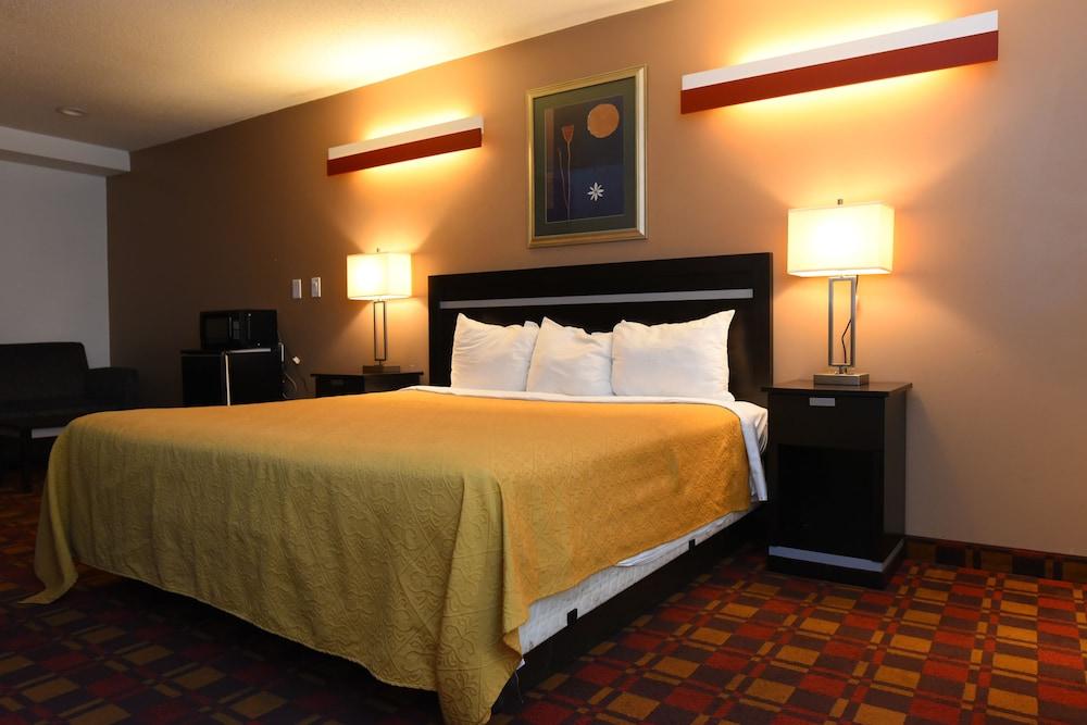 Capital Inn & Suites - photo 9