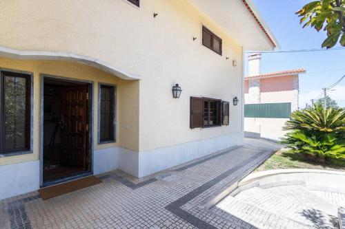Aroeira Sunny Villa Heated Pool extra cost — 4-Star Luxury Hotel in Amora, Portugal