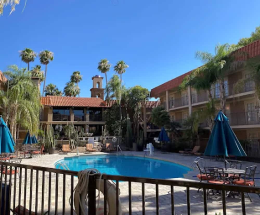 DoubleTree Suites by Hilton Tucson Williams Center - photo 43