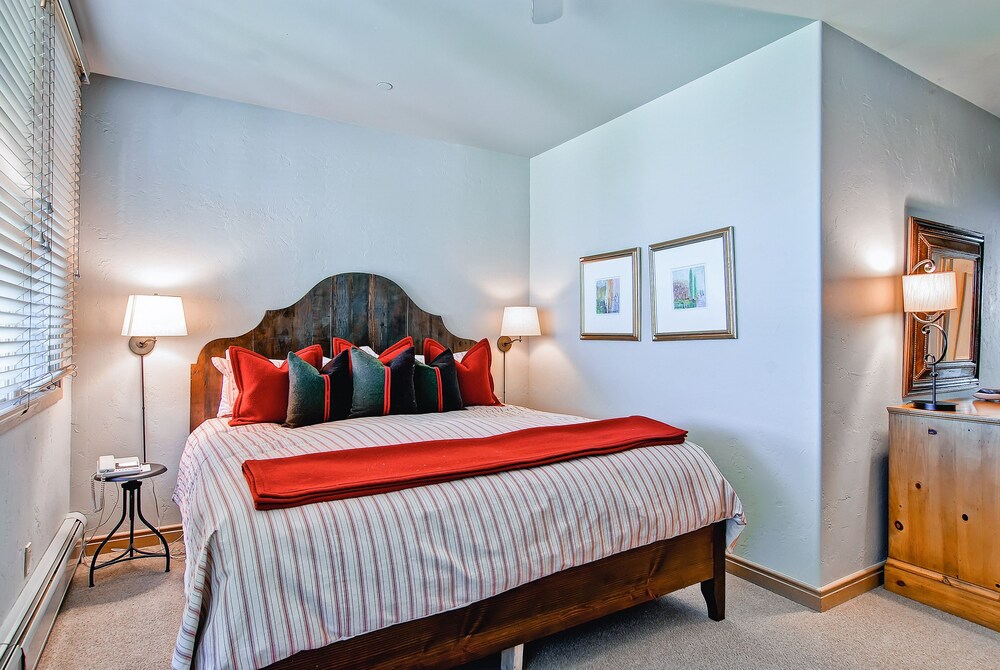 Highlands Slopeside by East West Hospitality - photo 11
