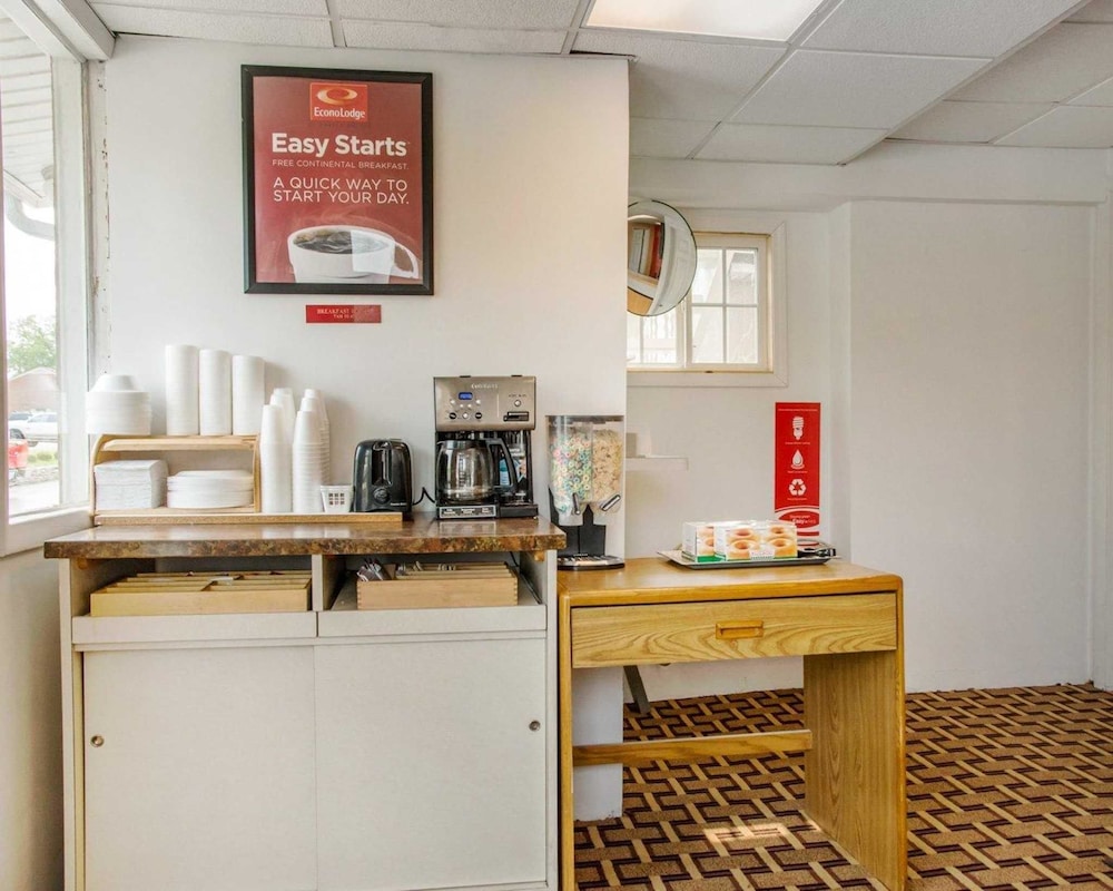Econo Lodge Franklin Springboro - photo 9