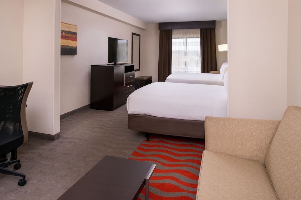 Holiday Inn Express Hotel & Suites Monroe - photo 9
