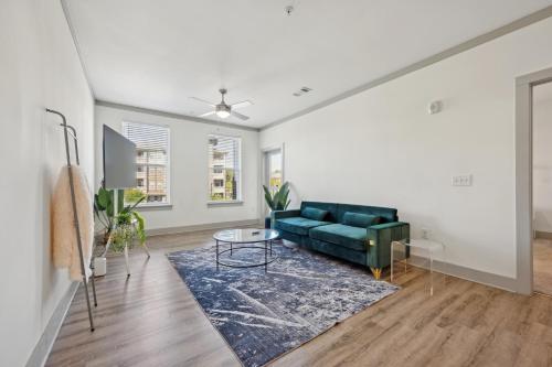Properties By Preston I 2bd2bth Beauty I Parking — 4-Star Luxury Hotel in Knoxville, United States