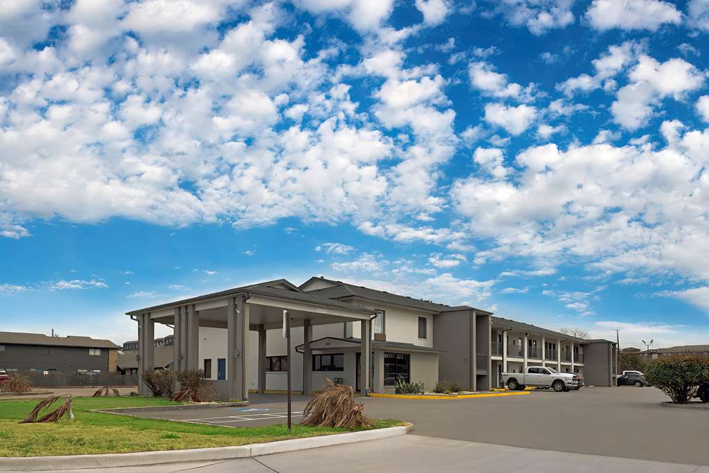 Studio 6 Waco TX Downtown Baylor - featured photo