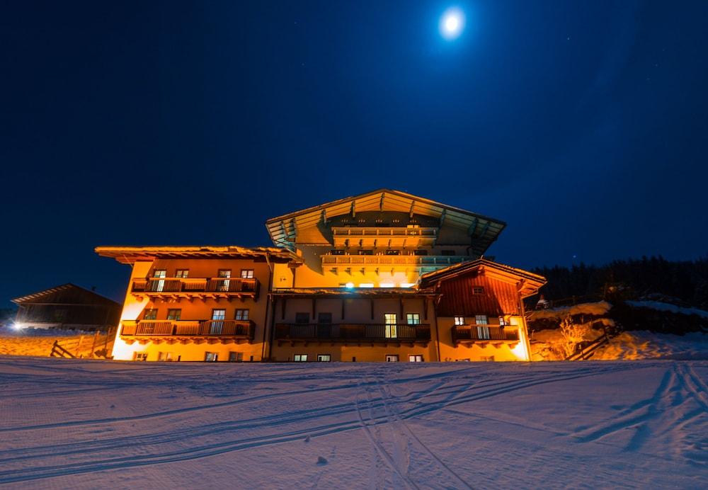 Heart Hotel Widmoos - carbon neutral hotel in Wagrain