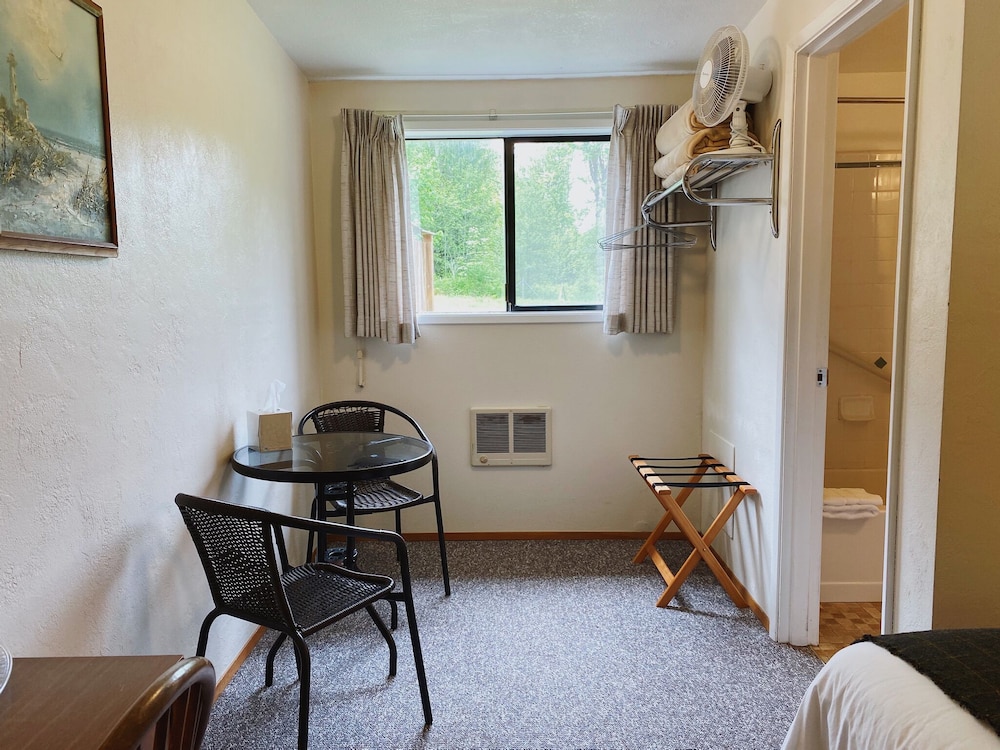 Emerald Valley Inn - photo 14