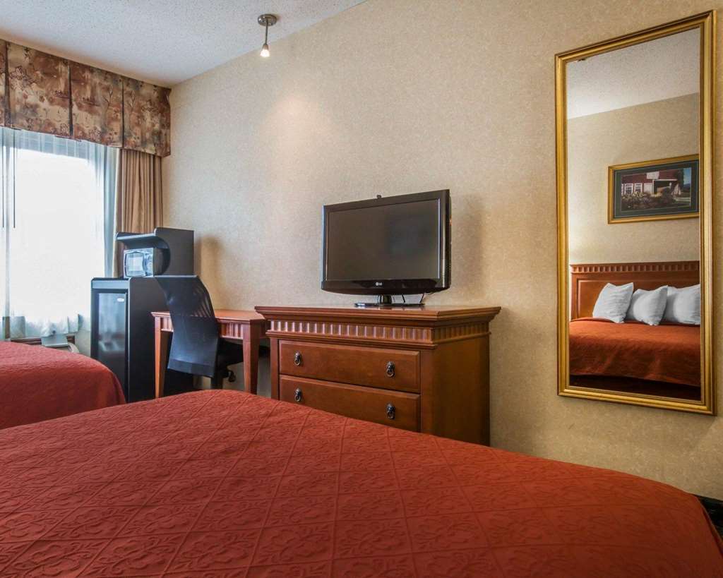 Econo Lodge Glens Falls Lake George - photo 9