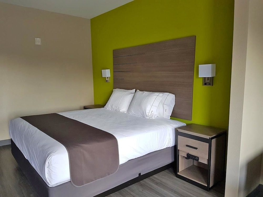 Empire Inn Cypress - photo 4