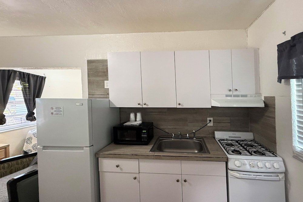 Richard's Motel Extended Stay - photo 75