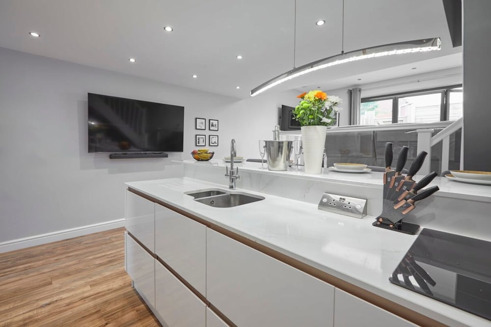 Host & Stay The Old Jail Barber’s Shop in Scarborough, United Kingdom