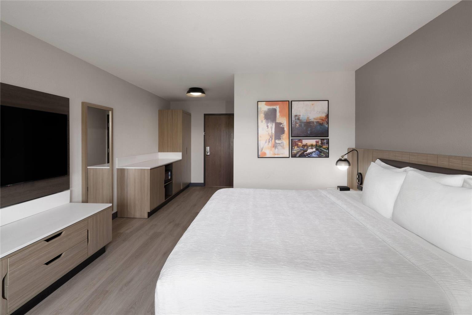 La Quinta Inn & Suites by Wyndham Greenville Woodruff Rd. - photo 11