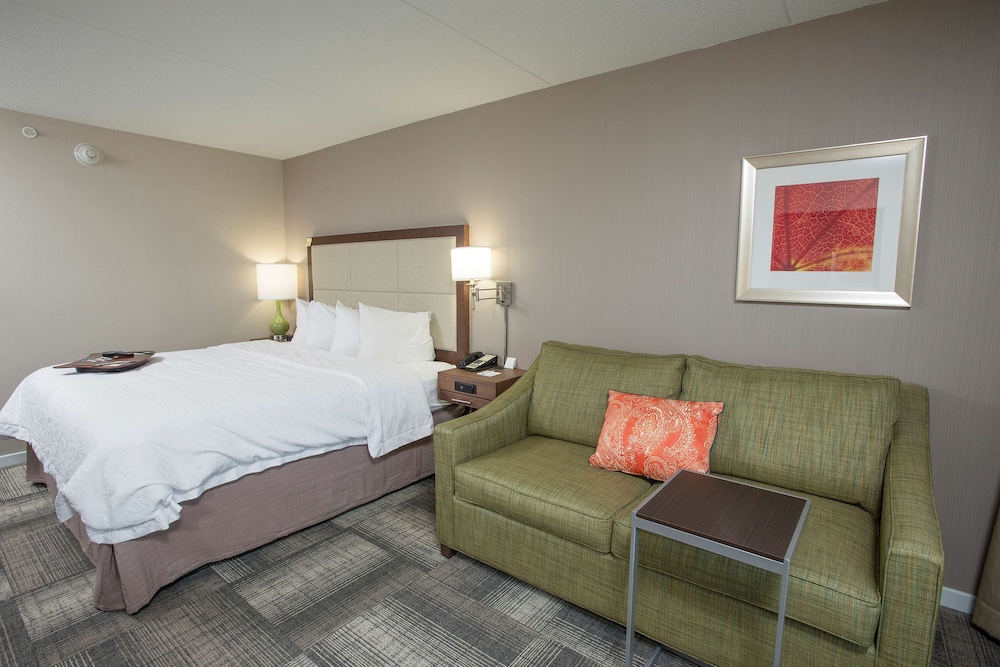 Hampton Inn & Suites Cincinnati Union Center - photo 24