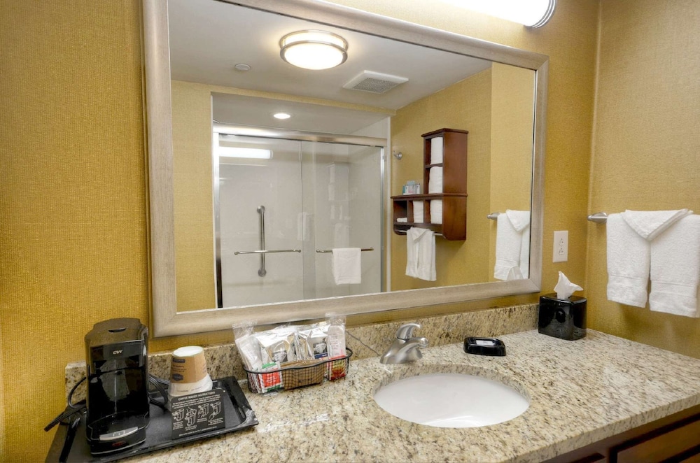 Hampton Inn & Suites Tifton - photo 12