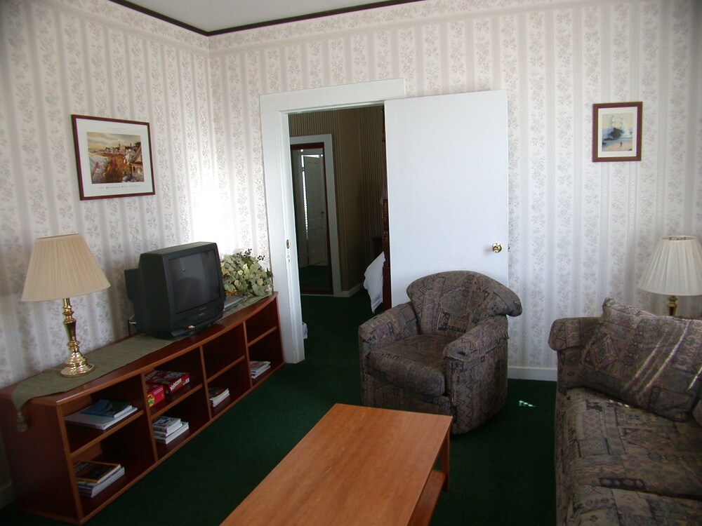 Nicholson House at Beaujolais - photo 32
