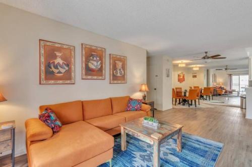 SW Arizona decorated 1 bedroom condo pool hot tub — 4-Star Luxury Hotel in Phoenix, United States