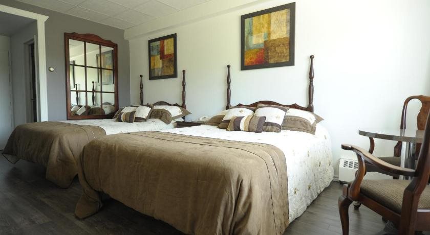 Hotel Motel Les Cascades in Alma, Canada