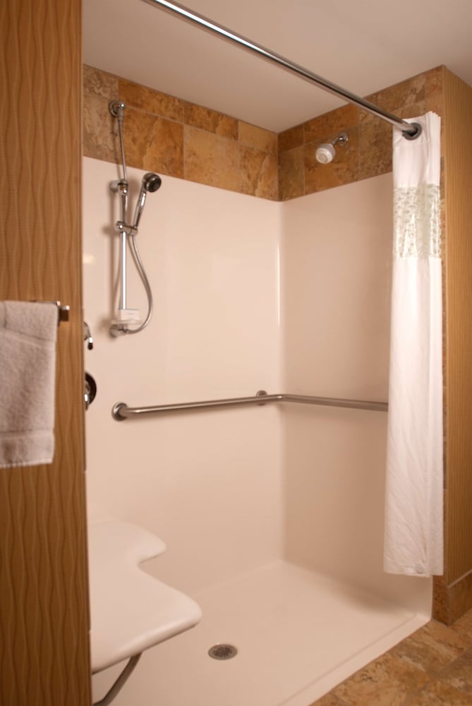 Hampton Inn Tomah - photo 22