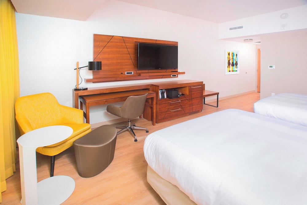 Courtyard by Marriott Santa Monica - photo 26