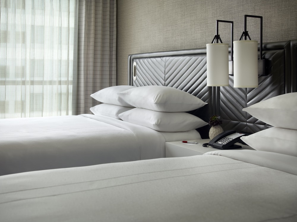 Marriott Columbus University Area - photo 6