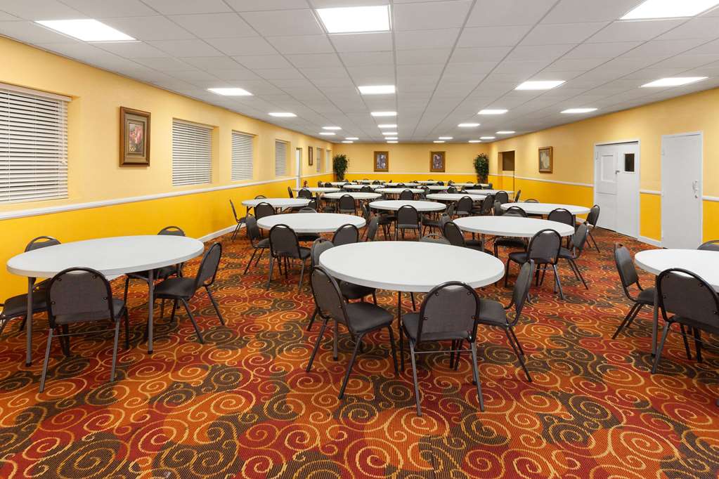 Days Inn by Wyndham Shelby - photo 27