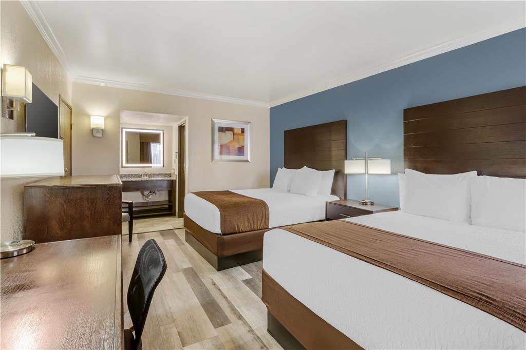 Best Western InnSuites Tucson Foothills Hotel & Suites - photo 3