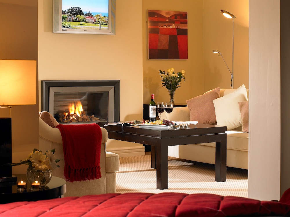 Horse & Jockey Hotel