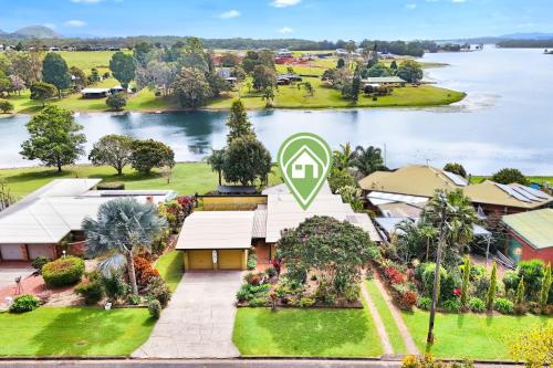 LakeSide Tinaroo only 2.5km from Yungaburra town — hotel in Yungaburra