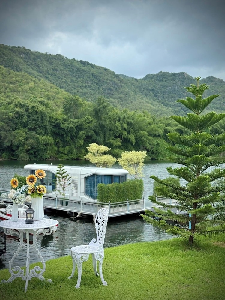 Paenaifun Resort — hotel in Si Sawat